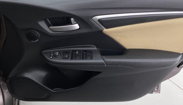 2016 Honda Jazz 1.2 V AT, Petrol, Automatic, 31,687 km, Driver Side Door Panels Control