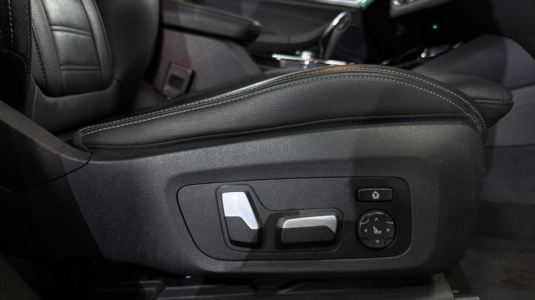 2021 BMW X3 xDrive30i M Sport, Automatic, 76009 km, Drivers Side Adjustment Panel