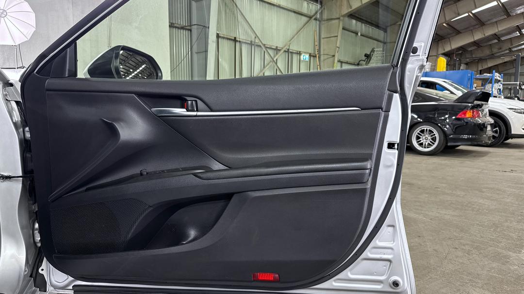 2023 Toyota Camry Ascent Hybrid, Automatic, 19931 km, Speaker View