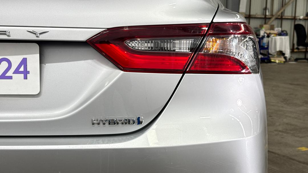 2023 Toyota Camry Ascent Hybrid, Automatic, 19931 km, Badge (Boot Right Side)