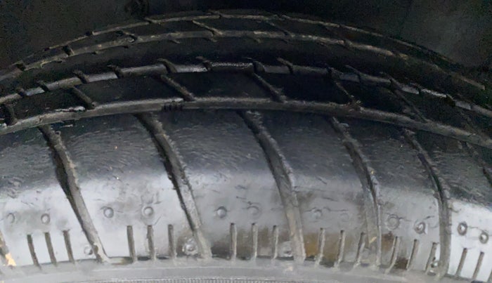 2016 Maruti Celerio ZXI AMT, Petrol, Automatic, 41,191 km, Right Front Tyre Tread