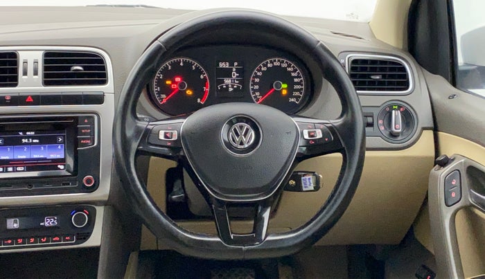 2016 Volkswagen Vento HIGHLINE 1.2 TSI AT, Petrol, Automatic, 56,791 km, Steering Wheel Close-up