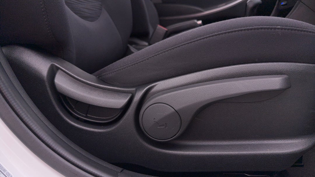 2018 Hyundai Accent Sport, Automatic, 62926 km, Drivers Side Adjustment Panel