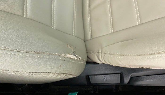 2018 Hyundai Elite i20 ASTA 1.4 CRDI (O), Diesel, Manual, 81,270 km, Driver seat - Cover slightly torn