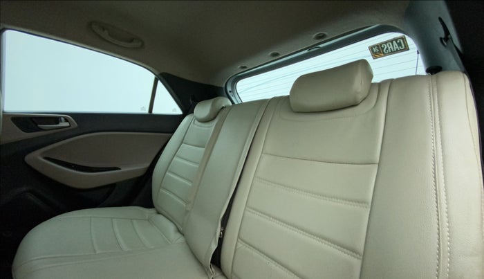 2018 Hyundai Elite i20 ASTA 1.4 CRDI (O), Diesel, Manual, 81,270 km, Right Side Rear Door Cabin
