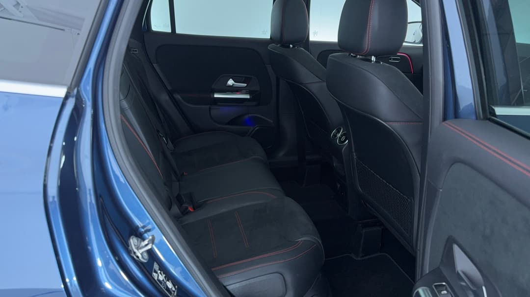 2022 Mercedes-benz GLA 250 4matic, Automatic, 61444 km, Right Side Rear Door Cabin View