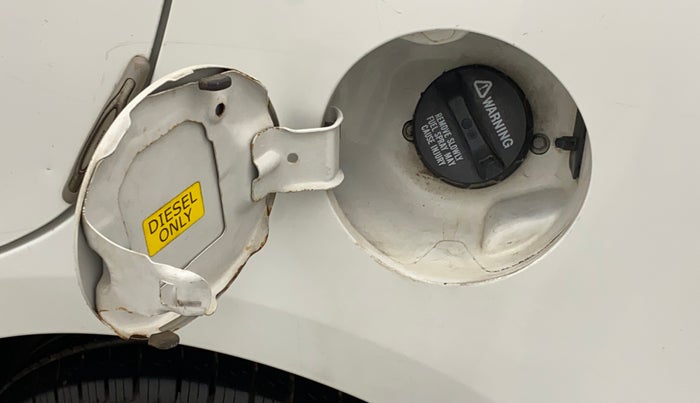 2011 Maruti Swift Dzire VDI, Diesel, Manual, 79,474 km, Left quarter panel - Fuel lid lock has slight discoloration
