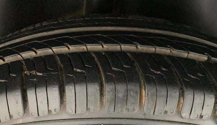 2011 Maruti Swift Dzire VDI, Diesel, Manual, 79,474 km, Right Rear Tyre Tread