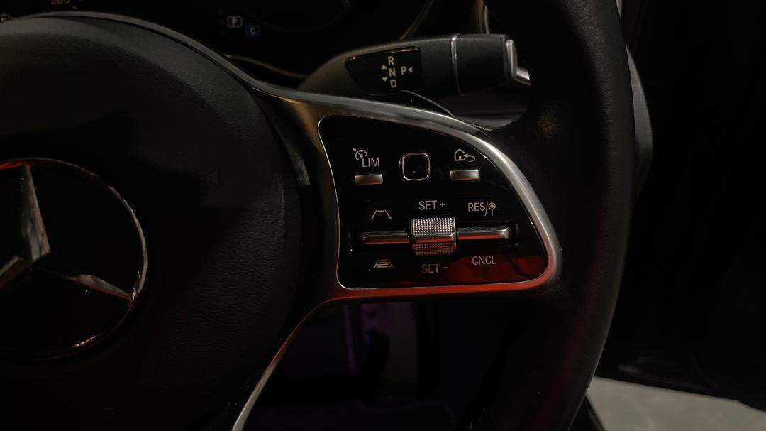2021 Mercedes-benz GLC 200, Automatic, 63604 km, Cruise Control