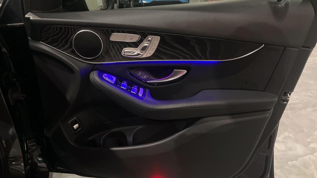 2021 Mercedes-benz GLC 200, Automatic, 63604 km, Speaker View