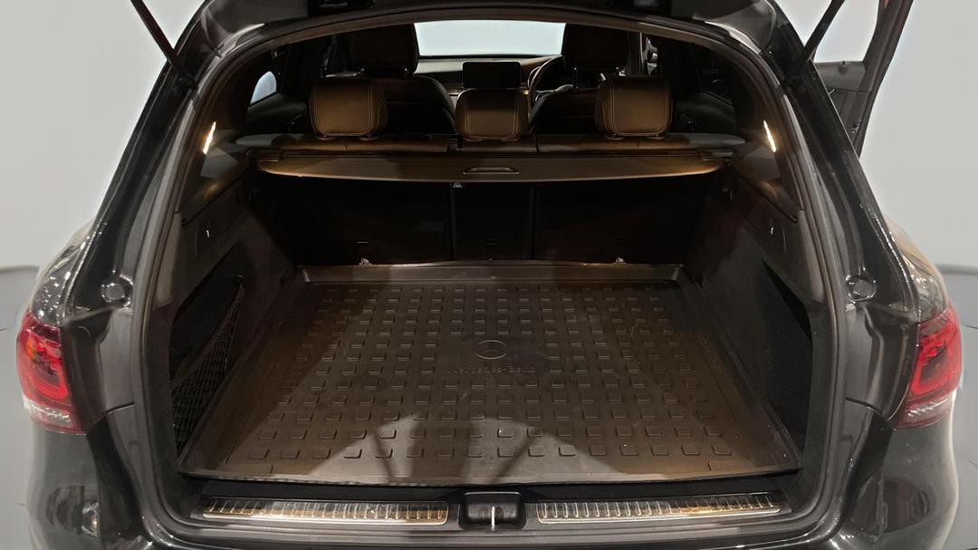 2021 Mercedes-benz GLC 200, Automatic, 63604 km, Boot Inside View