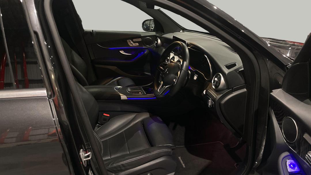2021 Mercedes-benz GLC 200, Automatic, 63604 km, Right Side Front Door Cabin View