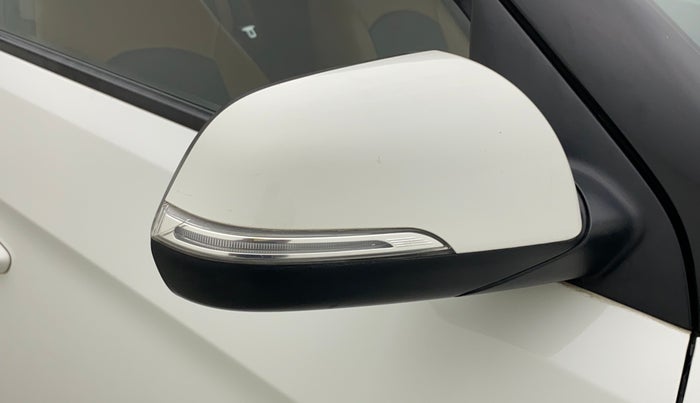 2017 Hyundai Creta E PLUS 1.6 PETROL, Petrol, Manual, 22,591 km, Right rear-view mirror - Indicator light has minor damage