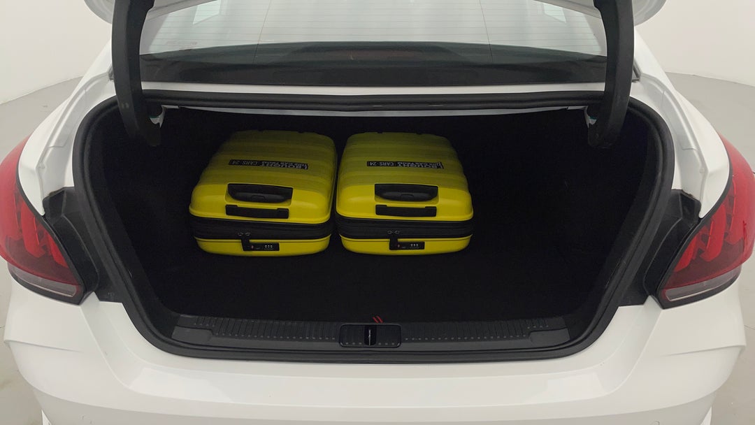 2023 MG Mg5 Vibe, Automatic, 18319 km, Boot Inside View with Luggage