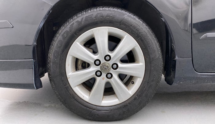 2012 Toyota Corolla Altis J, Petrol, Manual, 80,707 km, Left Front Wheel