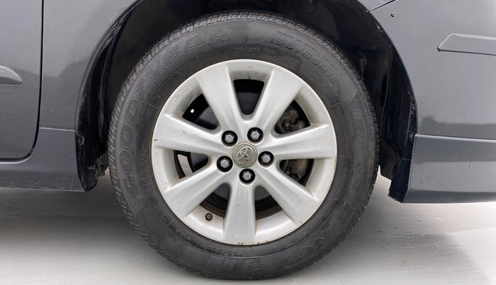 2012 Toyota Corolla Altis J, Petrol, Manual, 80,707 km, Right Front Wheel