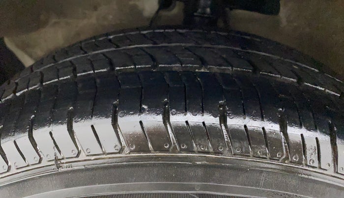 2014 Maruti Ritz ZXI, Petrol, Manual, 50,204 km, Left Front Tyre Tread