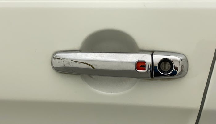 2020 Maruti Celerio LXI (O), Petrol, Manual, 54,485 km, Front passenger door - Chrome on handle has slight discoularation