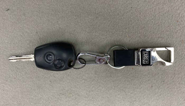 2016 Nissan Terrano XL P, Petrol, Manual, 64,154 km, Key Close Up