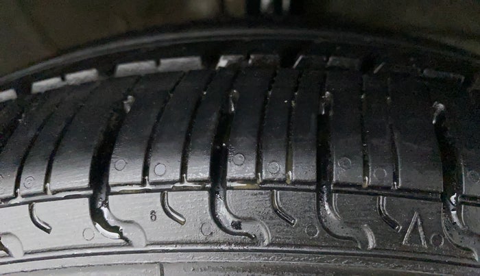 2018 Hyundai NEW SANTRO SPORTZ MT, Petrol, Manual, 27,171 km, Right Front Tyre Tread