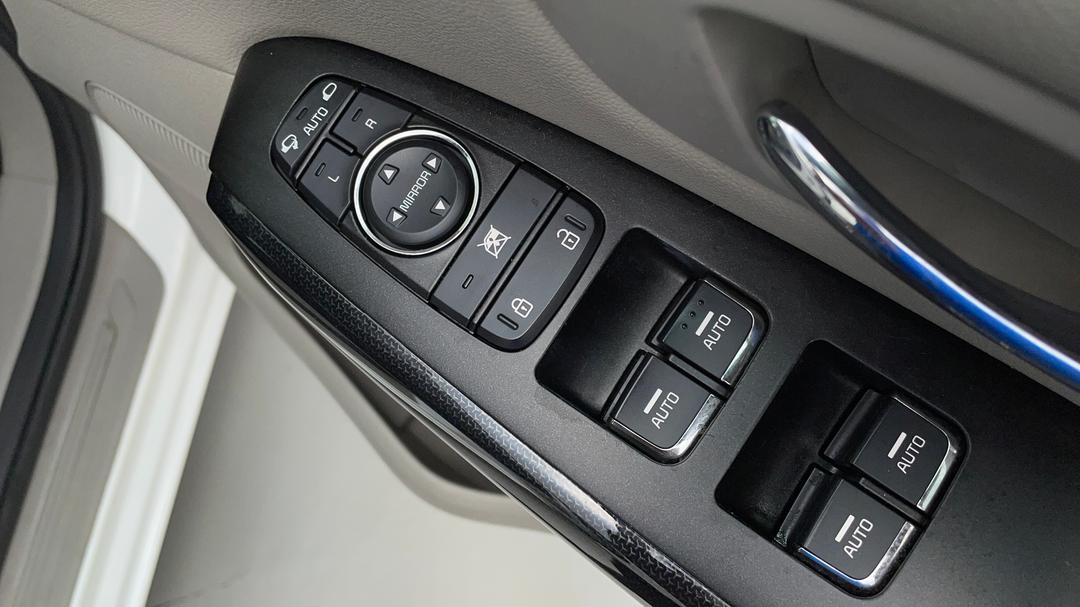 2018 Kia Carnival Sli, Automatic, 63832 km, Drivers Side Door Panel Controls