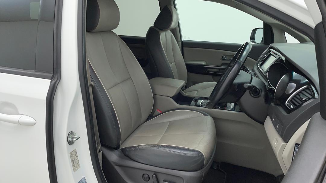2018 Kia Carnival Sli, Automatic, 63832 km, Right Side Front Door Cabin View