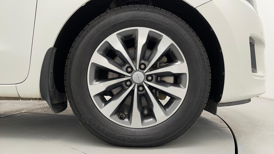 2018 Kia Carnival Sli, Automatic, 63832 km, Right Front Wheel
