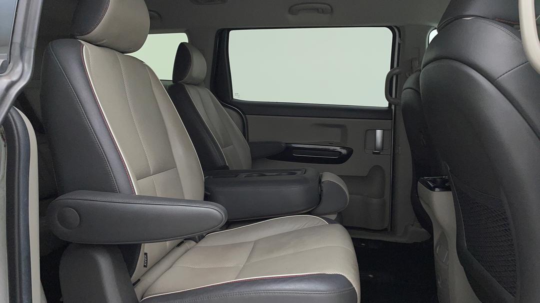2018 Kia Carnival Sli, Automatic, 63832 km, Right Side Rear Door Cabin View