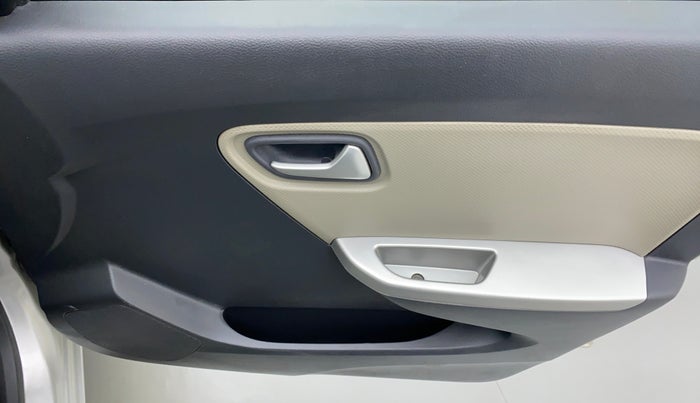 2017 Maruti Alto K10 VXI P, Petrol, Manual, 16,709 km, Driver Side Door Panels Control