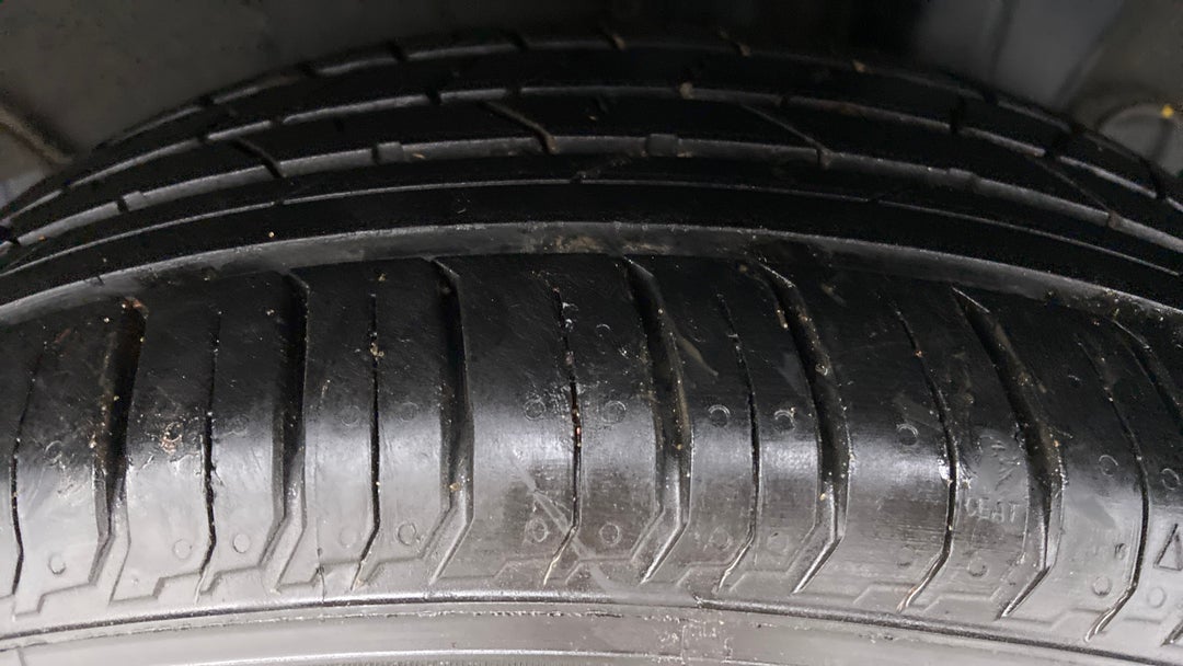 Left Rear Tyre Tread