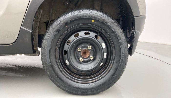 2016 Mahindra Kuv100 K4 6 STR, Petrol, Manual, 27,824 km, Left Rear Wheel