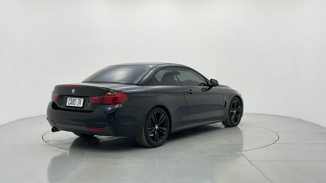 Right Back Diagonal (45- Degree) View