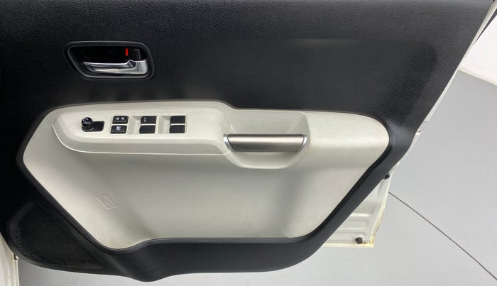 2017 Maruti IGNIS DELTA 1.2 K12, Petrol, Manual, 22,825 km, Driver Side Door Panels Control