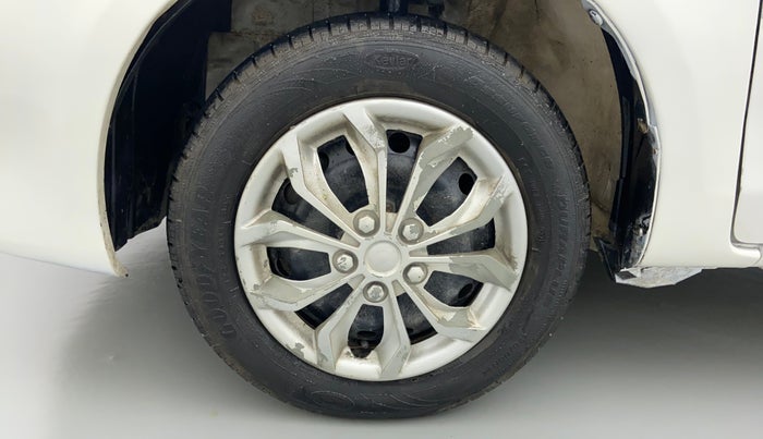 2011 Toyota Etios Liva G, Petrol, Manual, 43,105 km, Left Front Wheel