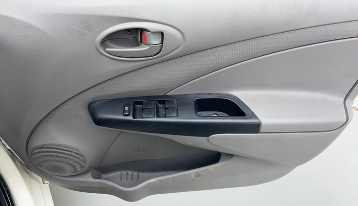 2011 Toyota Etios Liva G, Petrol, Manual, 43,105 km, Driver Side Door Panels Control