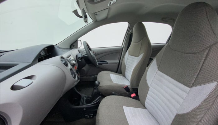 2011 Toyota Etios Liva G, Petrol, Manual, 43,105 km, Right Side Front Door Cabin