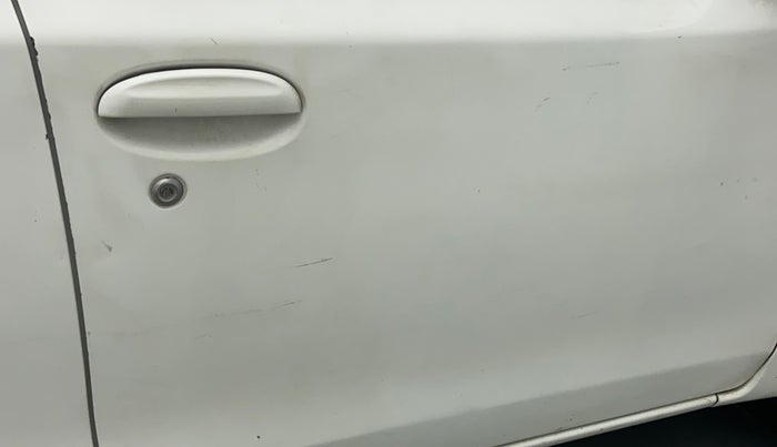 2011 Toyota Etios Liva G, Petrol, Manual, 43,105 km, Driver-side door - Minor scratches