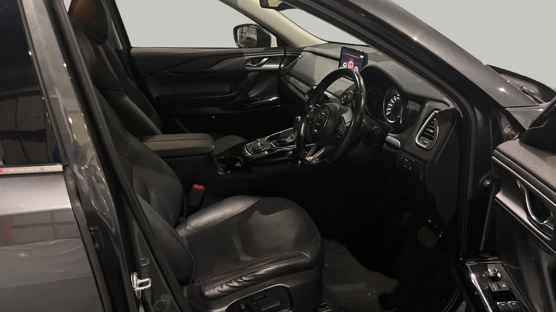 2021 Mazda CX-9 Touring (AWD), Automatic, 81733 km, Right Side Front Door Cabin View