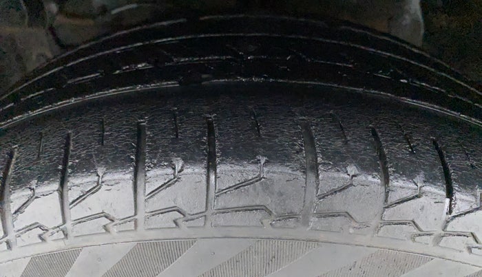 2018 Maruti S Cross ALPHA SHVS, Diesel, Manual, 24,858 km, Left Front Tyre Tread