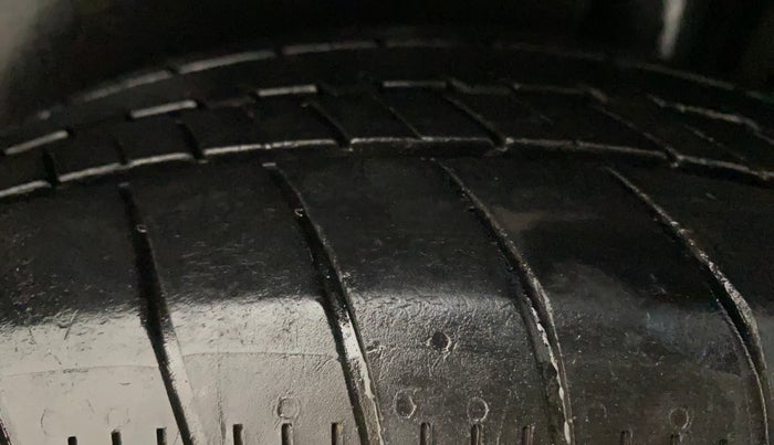 2018 Maruti Ertiga ZDI + SHVS, Diesel, Manual, 59,454 km, Left Rear Tyre Tread