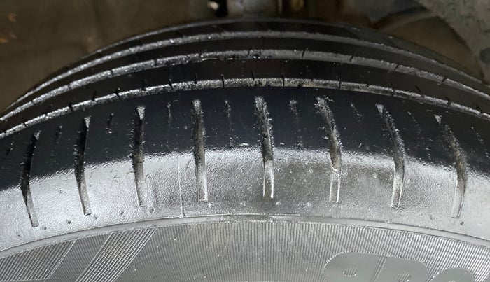 2017 Maruti Baleno ALPHA 1.2 K12, Petrol, Manual, 33,733 km, Right Front Tyre Tread