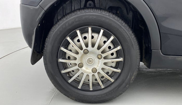 2022 Mahindra XUV300 W4 1.2 PETROL, Petrol, Manual, 22,469 km, Right Rear Wheel