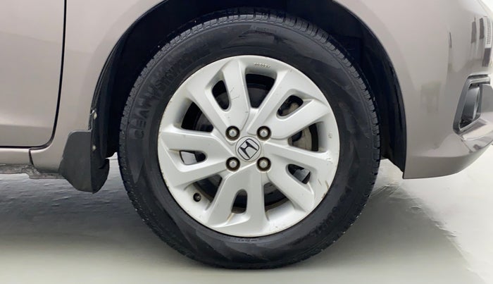 2014 Honda Mobilio 1.5 V I DTEC, Diesel, Manual, 1,06,167 km, Right Front Tyre