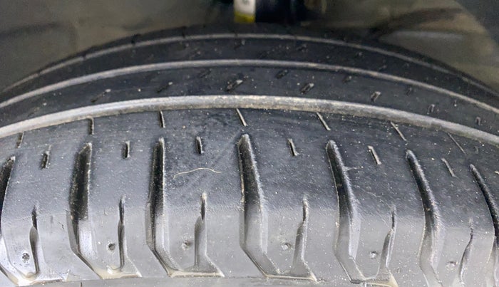 2019 Maruti Ertiga ZXI SHVS, Petrol, Manual, 37,303 km, Right Front Tyre Tread