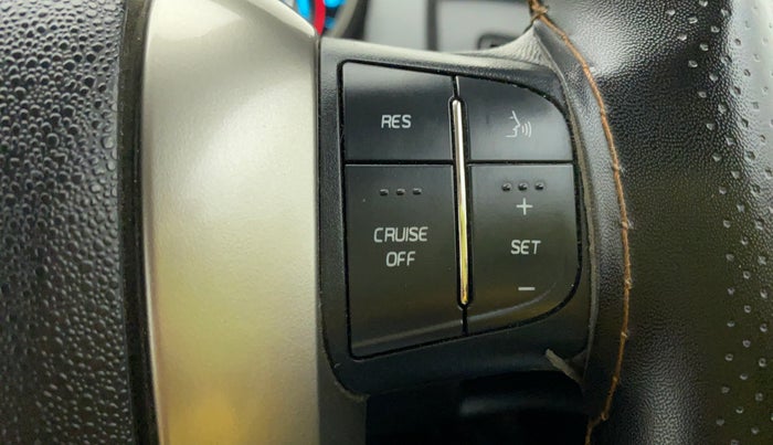 2021 Mahindra XUV500 W7 AT, Diesel, Automatic, 80,305 km, Adaptive Cruise Control