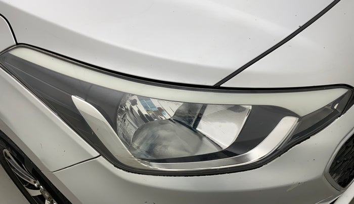 2015 Hyundai Elite i20 SPORTZ 1.2, Petrol, Manual, 72,227 km, Right headlight - Minor scratches