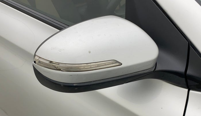 2015 Hyundai Elite i20 SPORTZ 1.2, Petrol, Manual, 72,227 km, Right rear-view mirror - Indicator light has minor damage