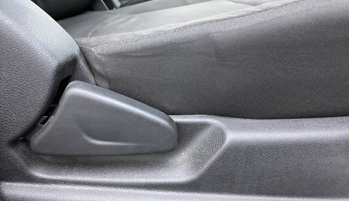 2018 Renault Kwid RXT 1.0 (O), Petrol, Manual, 28,660 km, Driver Side Adjustment Panel