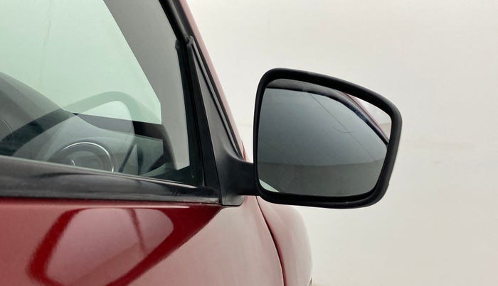 2018 Renault Kwid RXT 1.0 (O), Petrol, Manual, 28,660 km, Right rear-view mirror - Minor noise