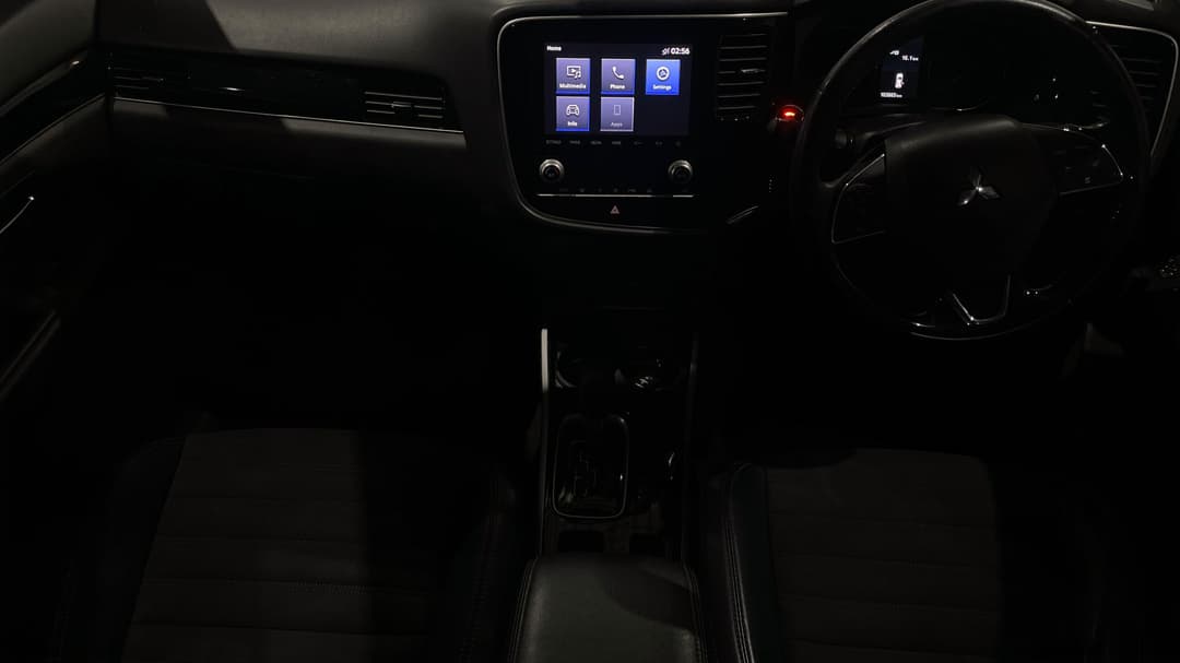 2019 Mitsubishi Outlander Ls 7 Seat (2WD), Automatic, 103865 km, Center Console